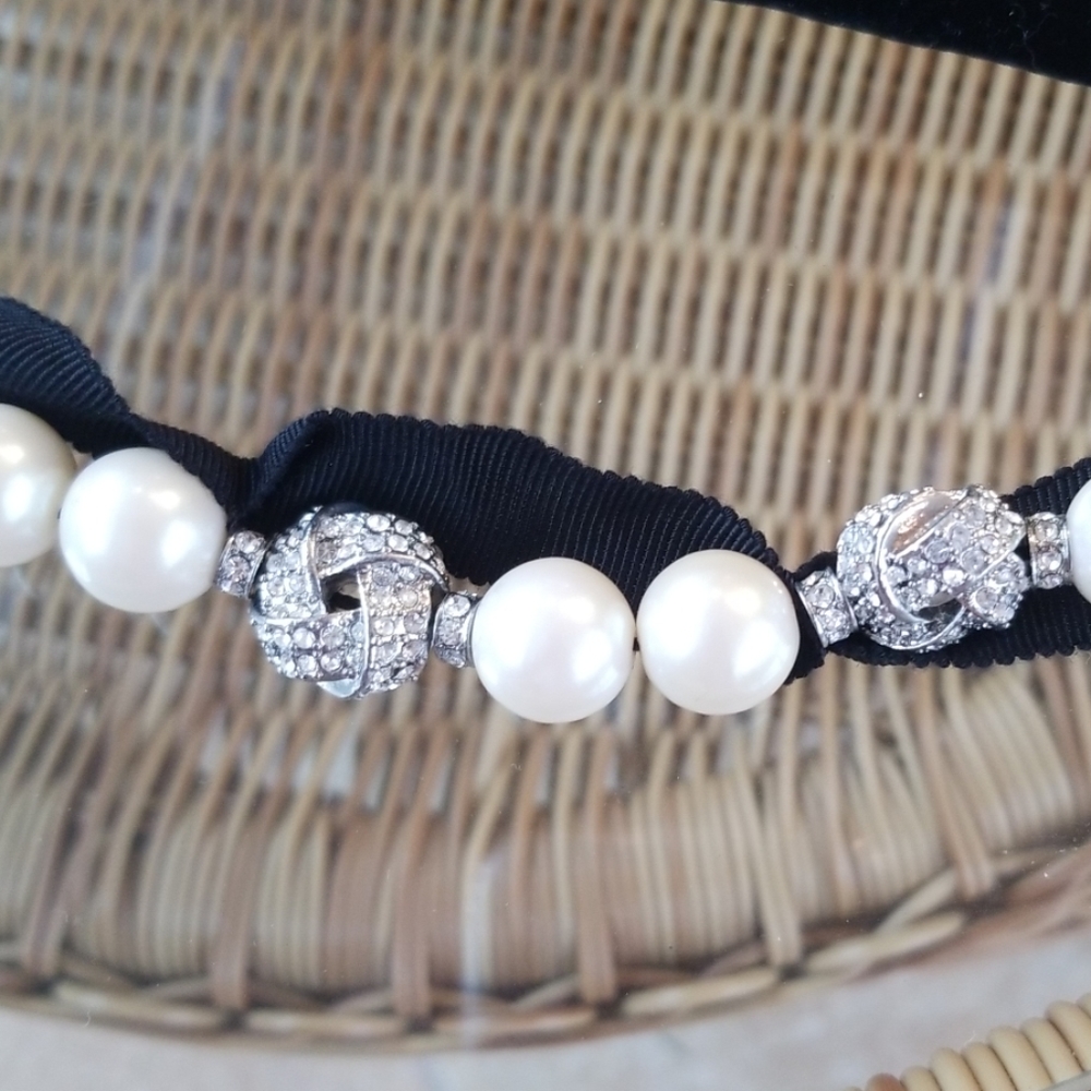 Ann Taylor costume pearl & silver ball necklace - Picture 2 of 5